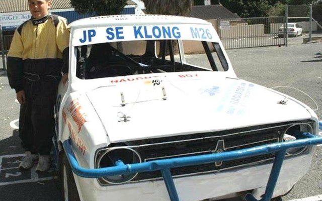 Charl Eksteen begin 19 September op Bredasdorp Stockars  ry,  hy volg  in sy oorlede pa, JP se voetspore, en is net 10 jaar oud.  Hy word Saterdag deur sy hele Grd 5 klas ondersteun. Dankie vir al die borge wat dit moontlik gemaak het: OK Foods Gansbaai, Marine Dynamics, Health and Active Gansbaai, Bredasdorp Ryskool, Fynbos Logging, WGC, Awie, CJ Bookkeeping, Bokkie, Estelle, Oupa, Louwtjie, Worcester Radiators, Chakita Construction, JJ Plumbing, Crazee Dezign, Bredasdorp Stockcar Club en Oom Gert wat my leer ry het.  Foto: Lukas Fourie   